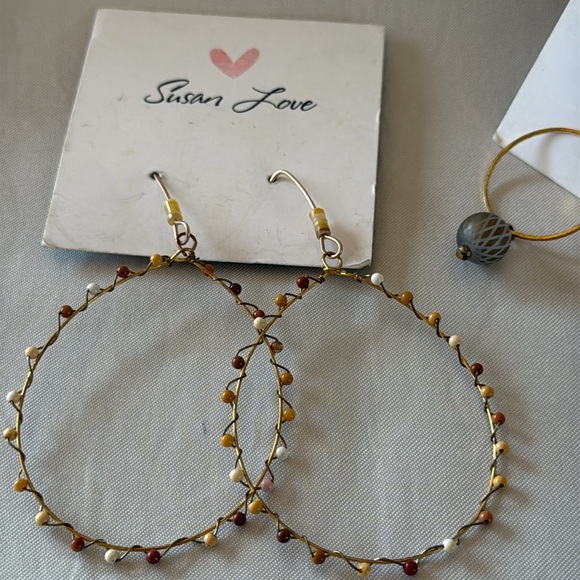 4 Pair Cute Brand New Earrings by Turkoyz, Plunder & Susan Love Handmade - Picture 3 of 13